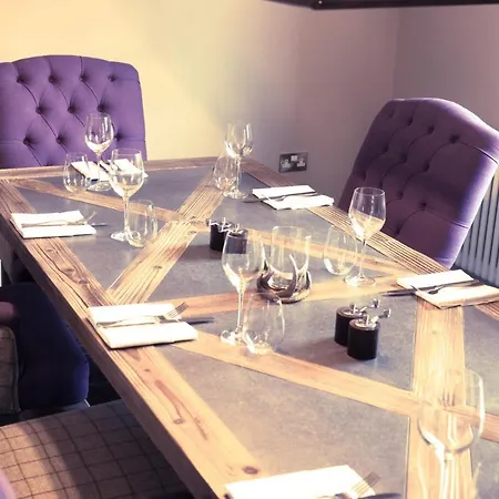Inn Plum & Partridge *